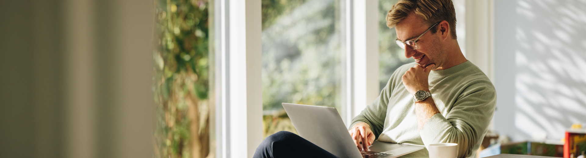 En person der reflekterer over sin personlige udvikling og styrker