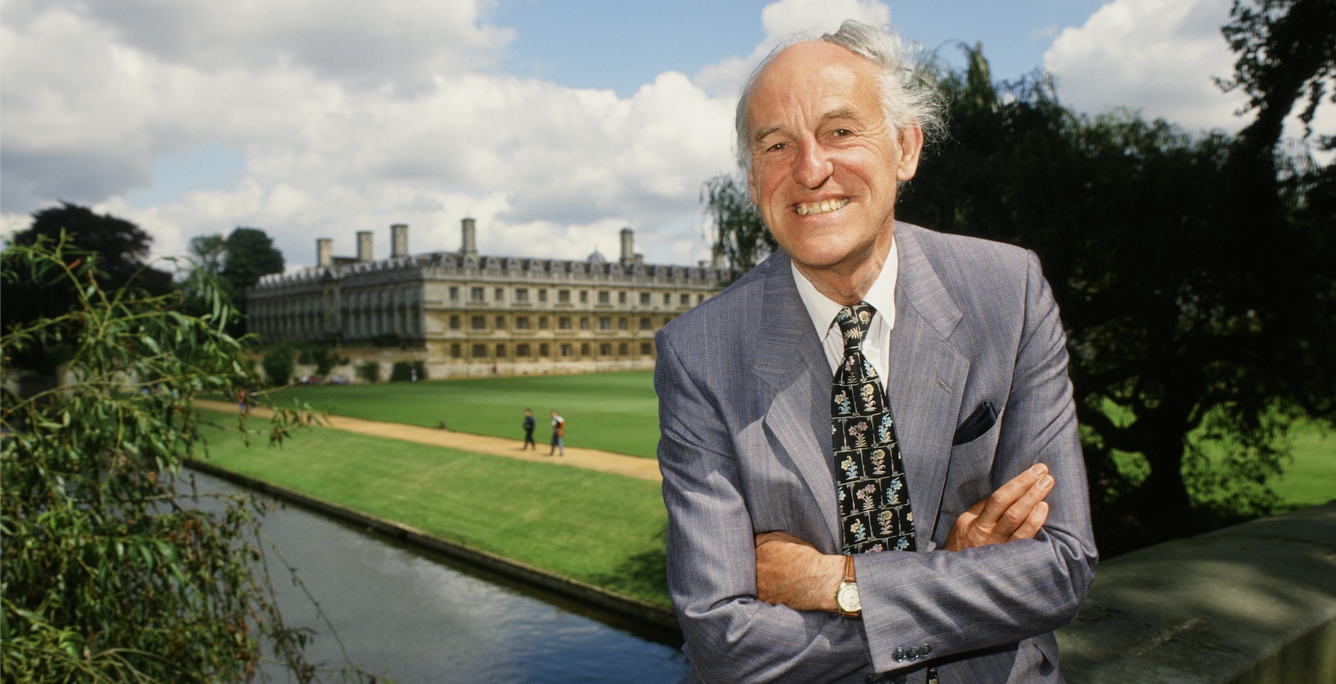 Dr. Meredith Belbin, grundlægger af Belbins teamroller, smiler
